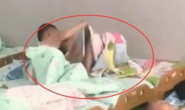 男女同床视频,情感交织的私密瞬间